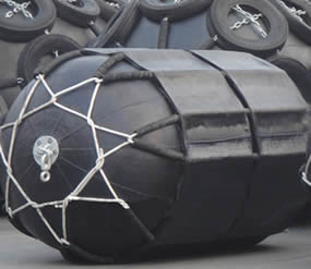 A black pneumatic rubber fender type Ⅱ