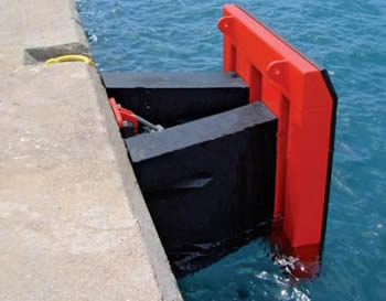 Element rubber fenders with two legs and a frontal UHMW-PE pad